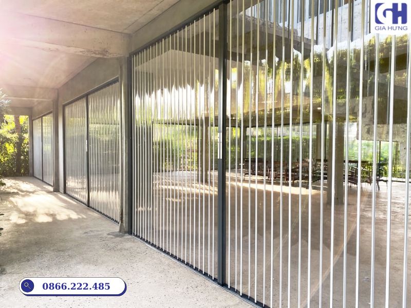 vách xếp lá nhựa trong suốt