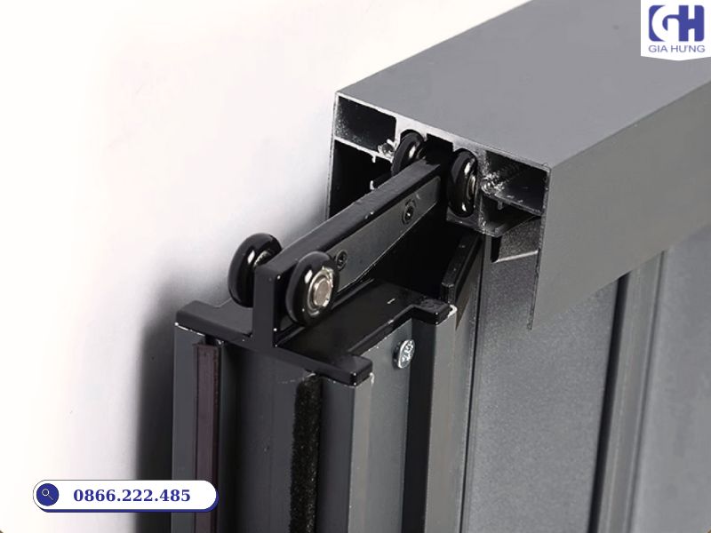 bánh xe cửa xếp lá nhôm